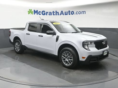 Used 2025 Ford Maverick XLT w/ XLT Luxury Package AWD/4WD image 2