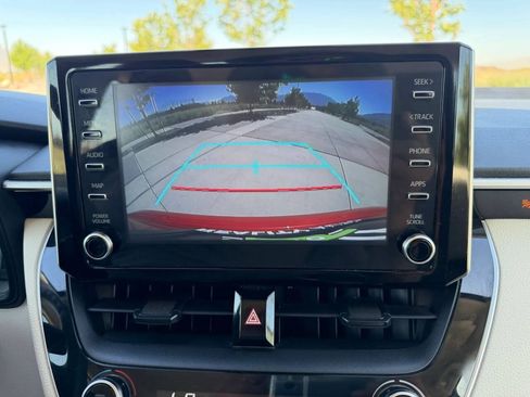 Used 2020 Toyota Corolla LE FWD image 26