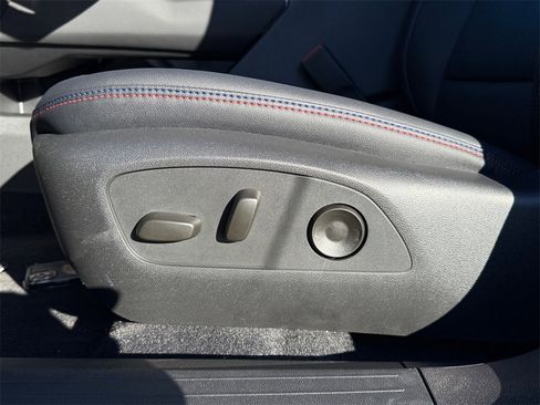 New 2026 Chevrolet Equinox EV RS image 10