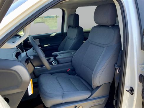 New 2025 Ford Expedition Max Active RWD image 9