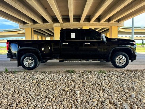 Used 2020 Chevrolet Silverado 3500 High Country w/ Technology Package AWD/4WD image 2