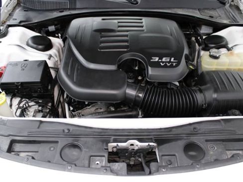 Used 2019 Chrysler 300 Touring w/ Sport Appearance Package image 23