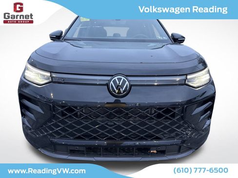New 2025 Volkswagen Tiguan SE R-Line image 8