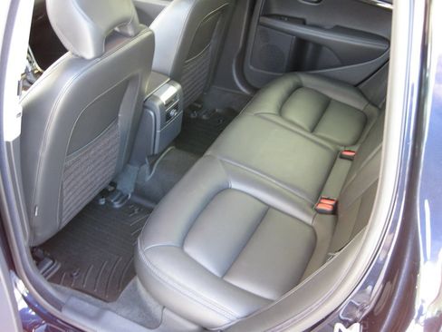 Used 2016 Volvo XC70 T5 Premier w/ Proximity Package image 26