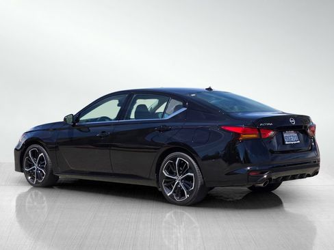 Used 2023 Nissan Altima 2.5 SR FWD image 8