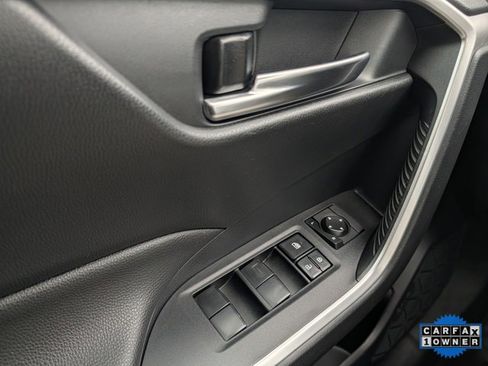 Used 2019 Toyota RAV4 XLE image 18