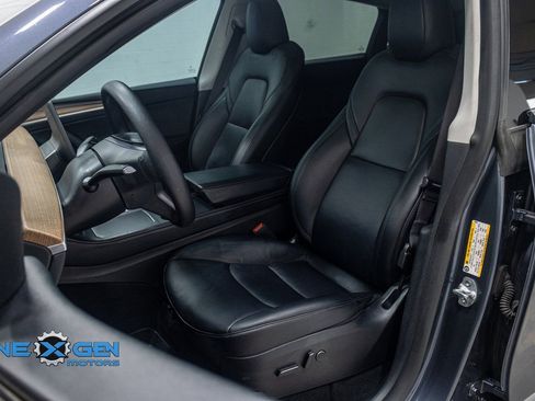 Used 2023 Tesla Model Y Performance image 21