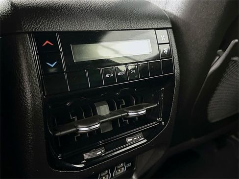 Used 2023 Jeep Grand Cherokee L Laredo image 31