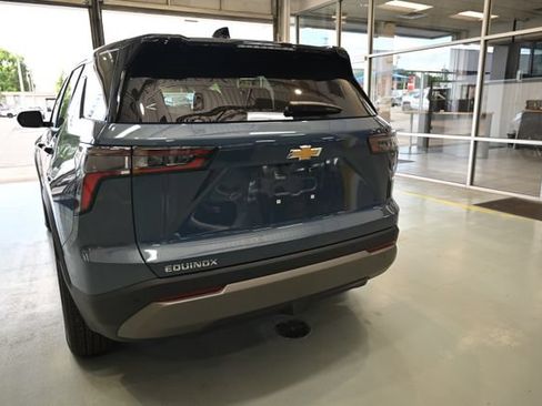 Used 2026 Chevrolet Equinox LT w/ Convenience Package II FWD image 6