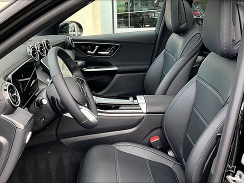 Used 2024 Mercedes-Benz GLC 300 4MATIC image 27