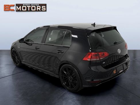 Used 2017 Volkswagen Golf 4-Door AWD/4WD image 4
