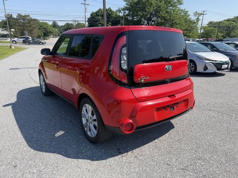 Used 2016 Kia Soul ! w/ Premium Package FWD image 3