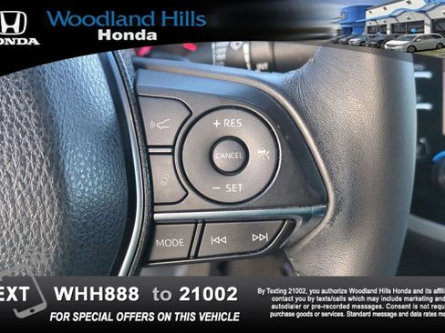 Used 2018 Toyota Camry XSE image 12