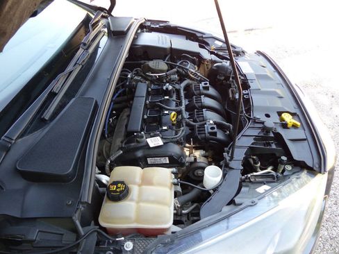 Used 2016 Ford Focus SE w/ Equipment Group 201A FWD image 18