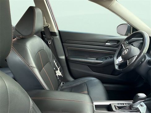 Used 2019 Nissan Altima 2.5 SR image 10