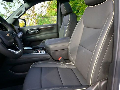 Used 2026 Chevrolet Suburban Premier w/ Sun And Tow Package image 22