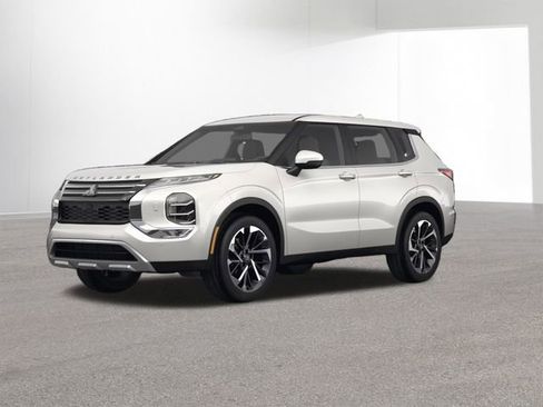 Used 2024 Mitsubishi Outlander SE image 1