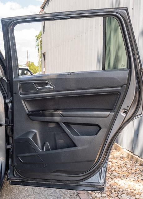Used 2021 Volkswagen Atlas SE w/ Towing Package AWD/4WD image 37