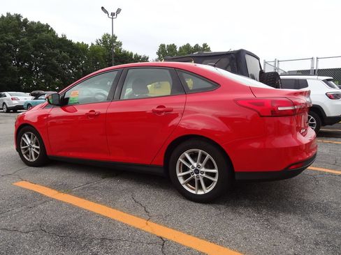 Used 2016 Ford Focus SE FWD image 4