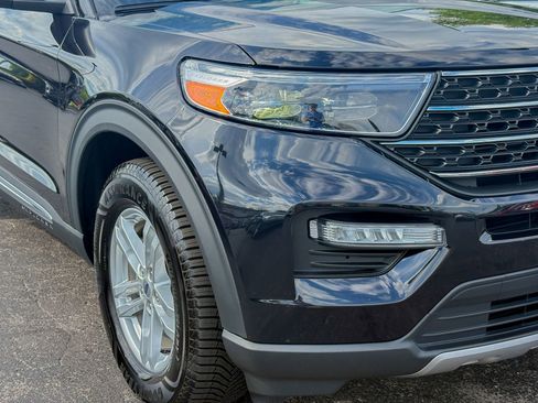 Used 2022 Ford Explorer XLT w/ Equipment Group 202A AWD/4WD image 3