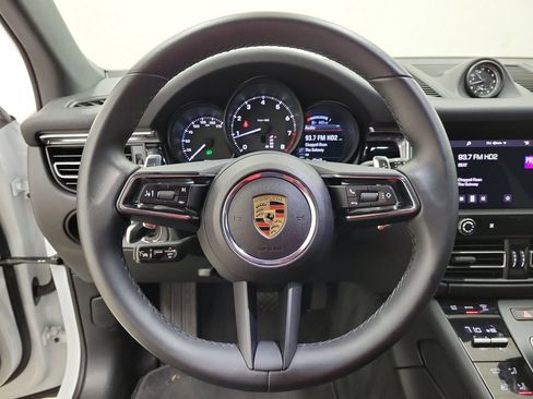 Used 2025 Porsche Macan image 22