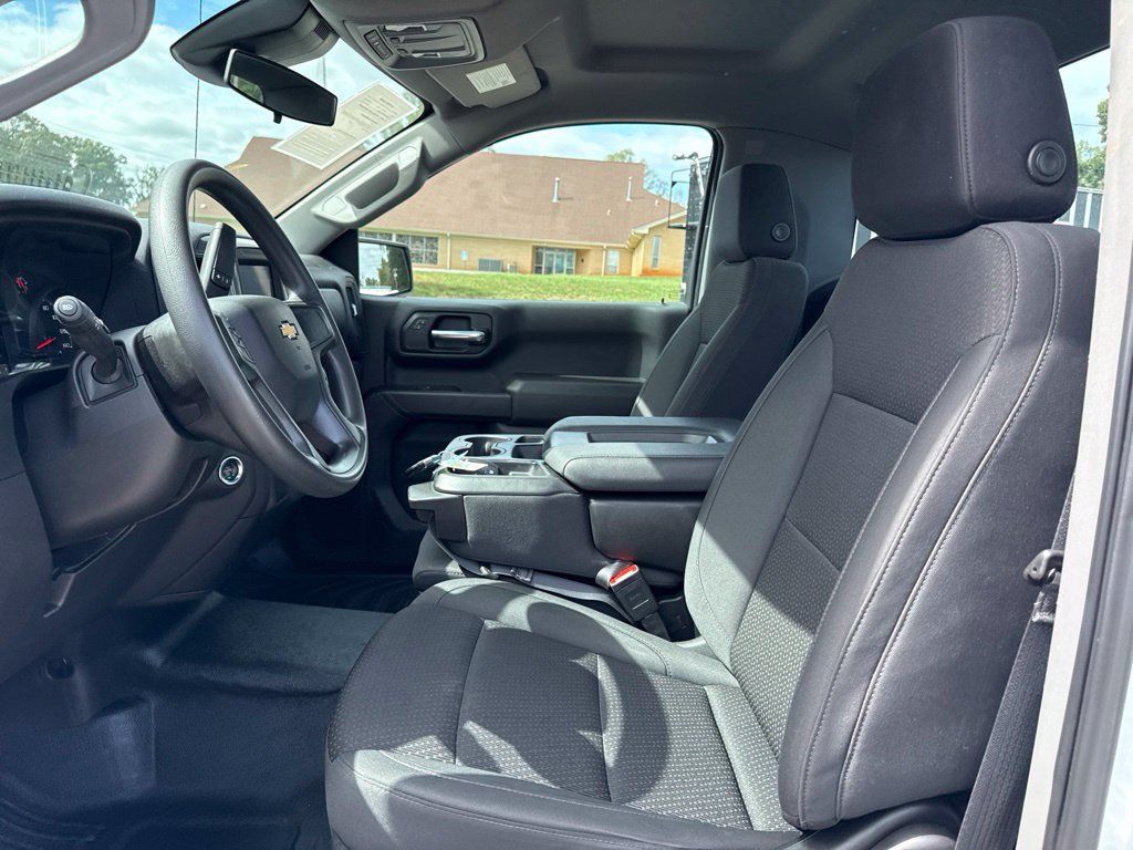 Used 2025 Chevrolet Silverado 1500 W/T RWD image 9