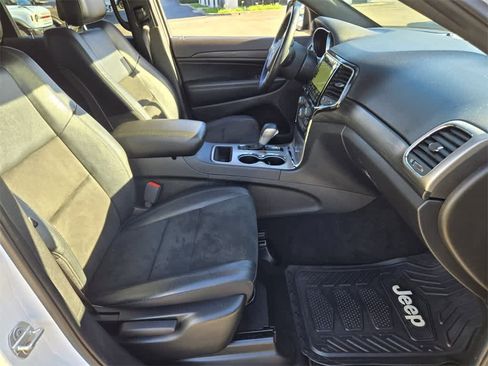 Used 2021 Jeep Grand Cherokee Laredo X image 15