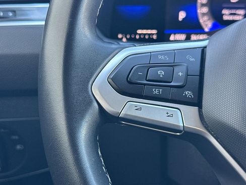 Used 2023 Volkswagen Tiguan SE image 28