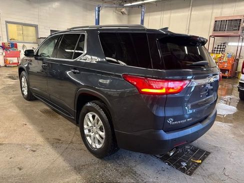 Used 2020 Chevrolet Traverse LT w/ Driver Confidence II Package AWD/4WD image 4