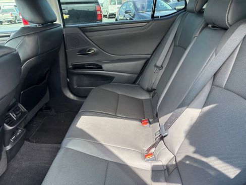 Used 2022 Lexus ES 350 w/ Premium Package image 27