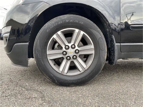 Used 2017 Chevrolet Traverse LT image 11