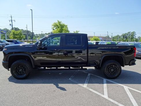 Used 2025 Chevrolet Silverado 2500 ZR2 w/ Technology Package AWD/4WD image 7