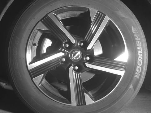 Used 2025 Nissan Sentra SV FWD image 12