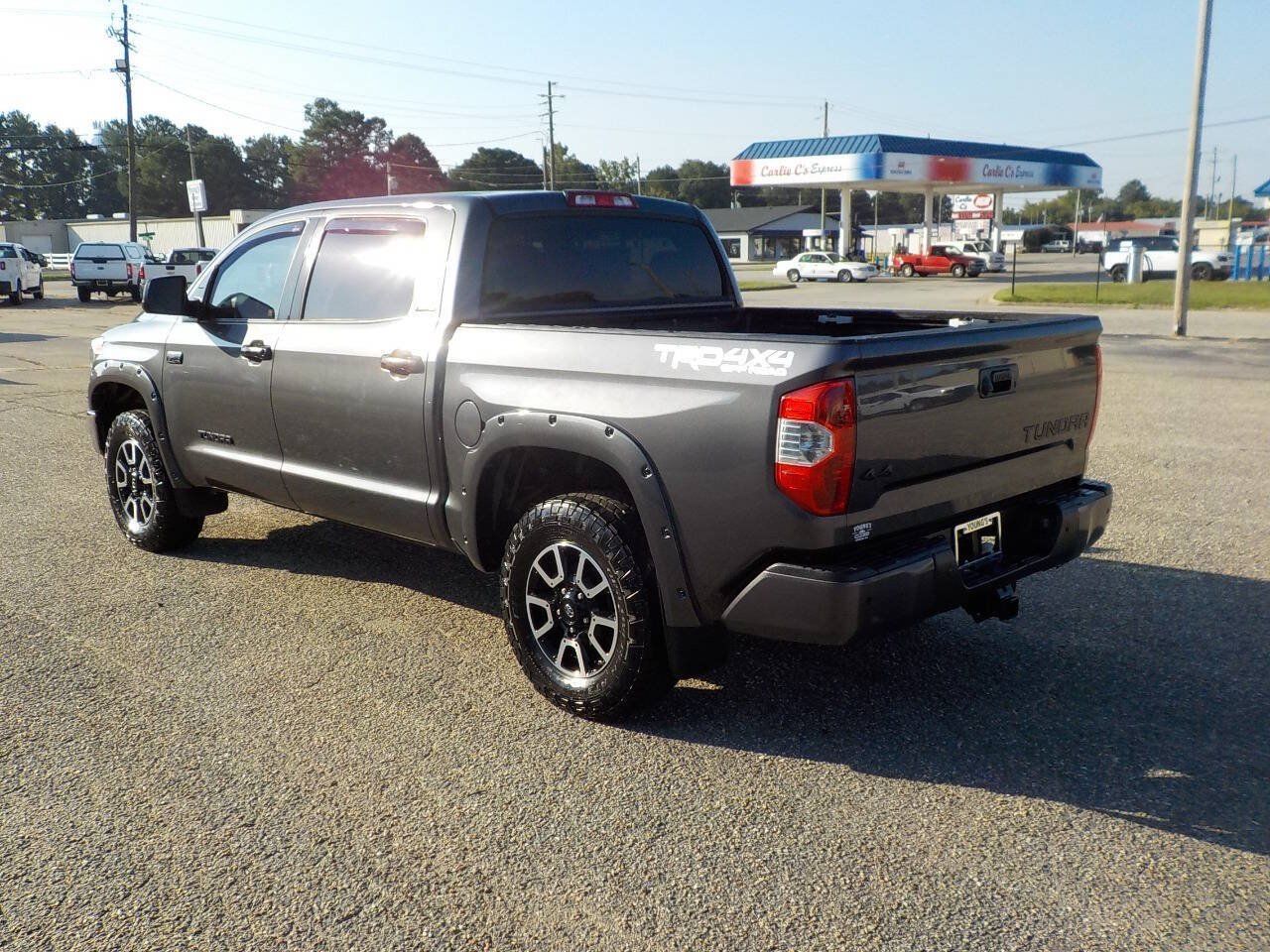 Used 2018 Toyota Tundra Limited w/ Limited Premium Package AWD/4WD image 3