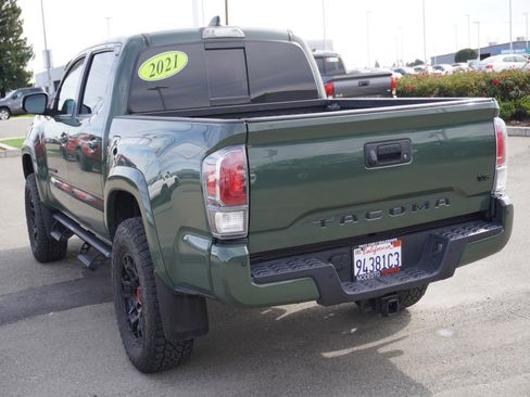 Used 2021 Toyota Tacoma TRD Sport w/ TRD Premium Sport Package image 10