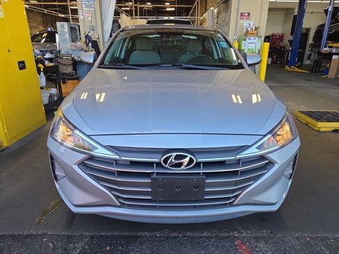 Used 2020 Hyundai Elantra SEL FWD image 2