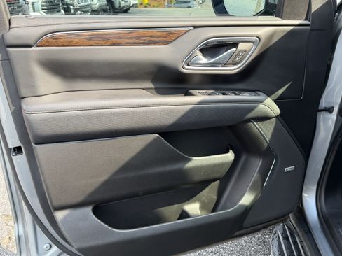 Used 2023 Chevrolet Tahoe Premier AWD/4WD image 14