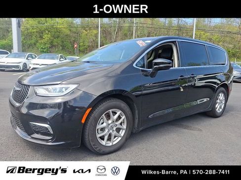 Used 2024 Chrysler Pacifica Touring-L FWD image 1