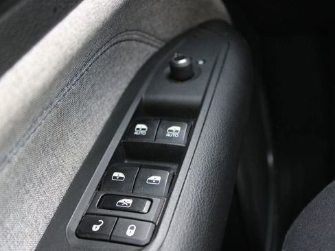 Used 2024 Jeep Compass Latitude image 25