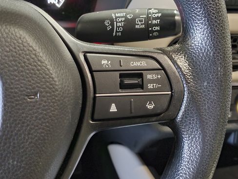 Used 2023 Honda HR-V LX image 24