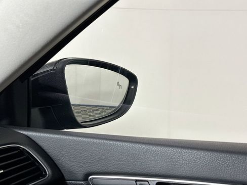 Used 2017 Volkswagen Passat 1.8T SE image 24