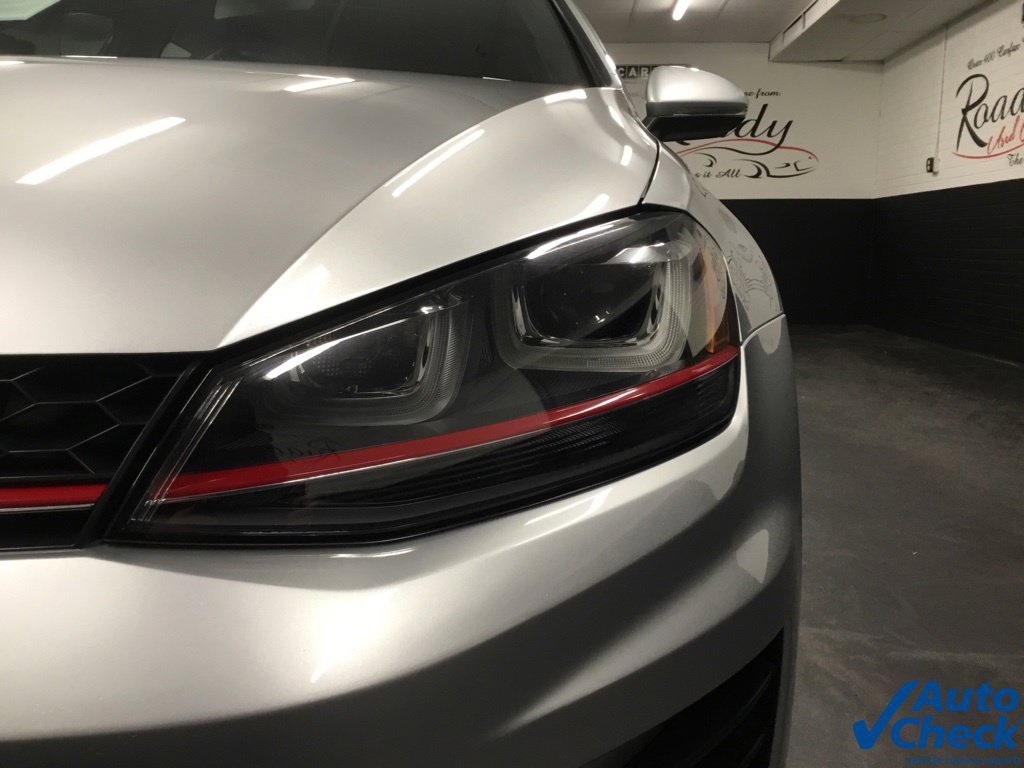 Used 2017 Volkswagen GTI SE FWD image 16