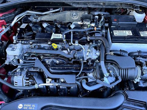 Certified 2025 Toyota Corolla Cross XLE image 32