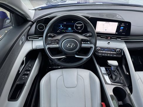 Used 2023 Hyundai Elantra Limited image 17