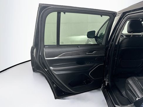 Used 2023 Jeep Grand Cherokee L Limited w/ Luxury Tech Group II image 27