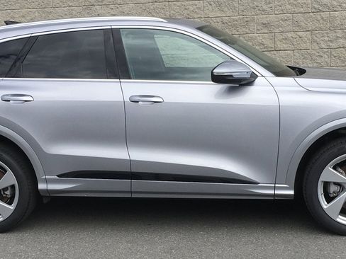 New 2025 Audi Q5 Premium Plus AWD/4WD image 3