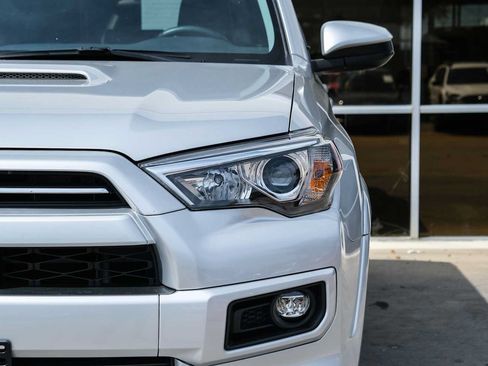 Used 2022 Toyota 4Runner TRD Sport AWD/4WD image 4