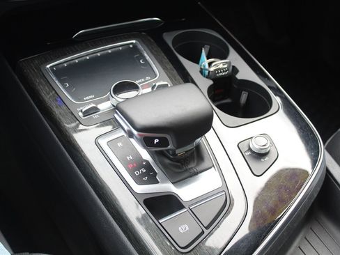 Used 2019 Audi Q7 3.0T Prestige w/ Prestige Package image 9