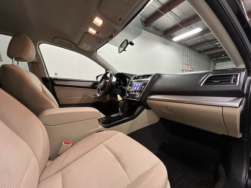 Used 2018 Subaru Outback 2.5i Premium image 25