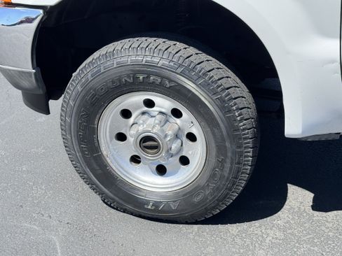 Used 2001 Ford F250 4x4 Regular Cab Super Duty image 8